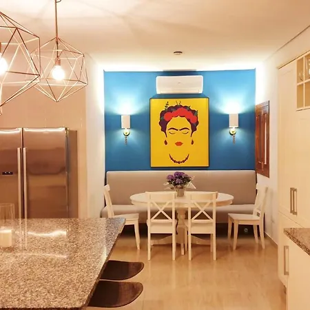Villa La Roca Rara - 8 Bedroom Nerja