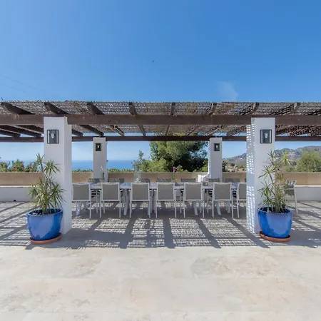 La Roca Rara - 8 Bedroom Villa Nerja