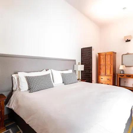 La Roca Rara - 8 Bedroom Вилла Нерха
