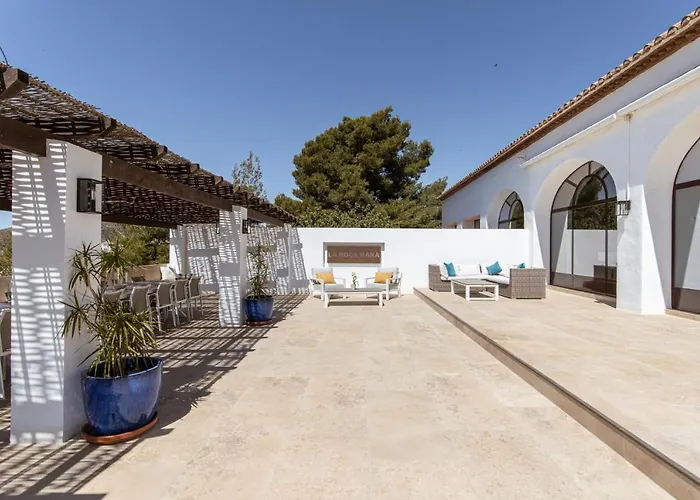 La Roca Rara - 8 Bedroom Vila Nerja