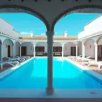 Villa La Roca Rara - 8 Bedroom Nerja