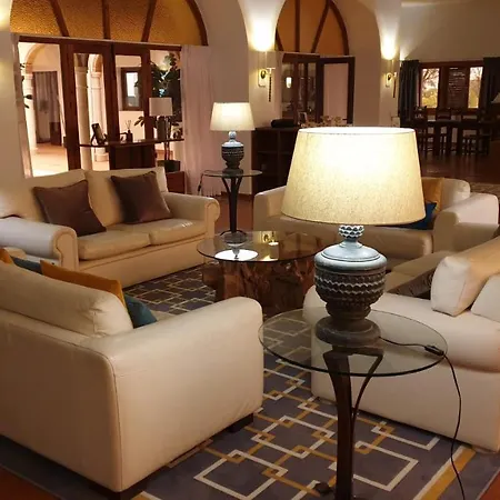 La Roca Rara - 8 Bedroom 内尔哈