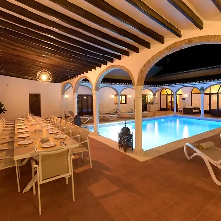 Villa La Roca Rara - 8 Bedroom