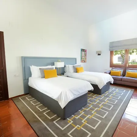 别墅 La Roca Rara - 8 Bedroom 内尔哈