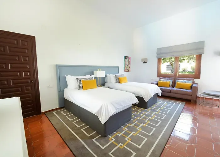 Вилла La Roca Rara - 8 Bedroom Нерха