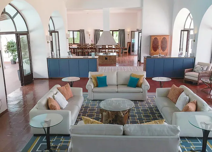 Villa La Roca Rara - 8 Bedroom