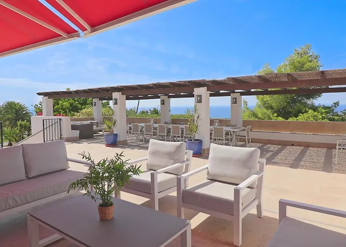 La Roca Rara - 8 Bedroom