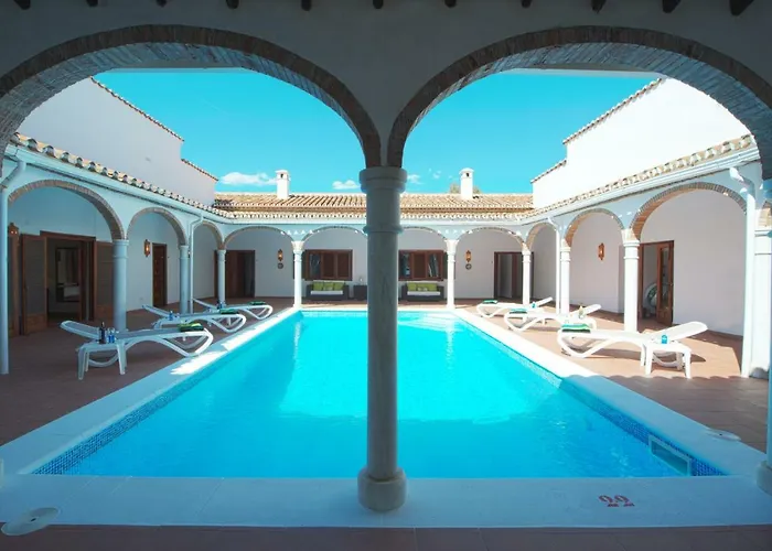 Villa La Roca Rara - 8 Bedroom Nerja