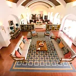 La Roca Rara - 8 Bedroom Vila *